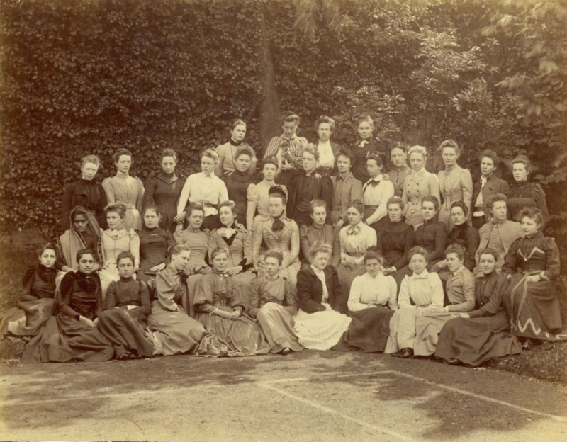 1891 Somerville College photo 