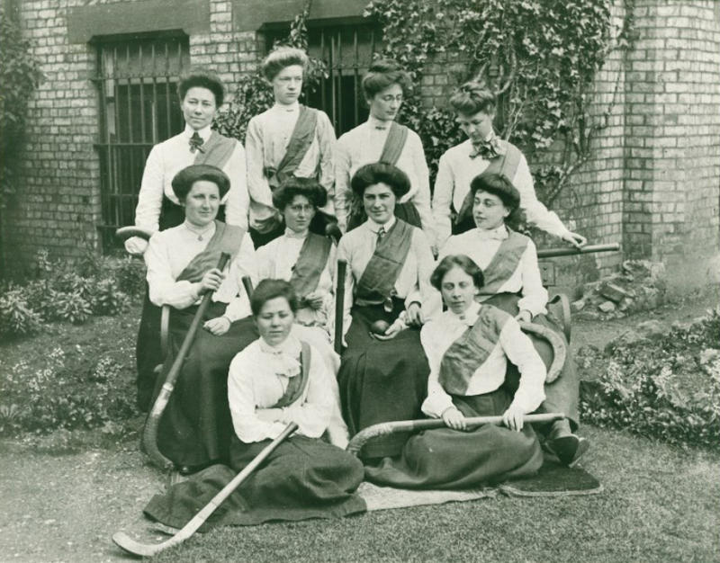 The 1904 Home-Students Hockey Team The 1904 Home-Students Hockey Team