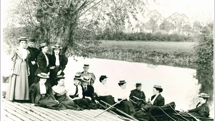 home students rowing