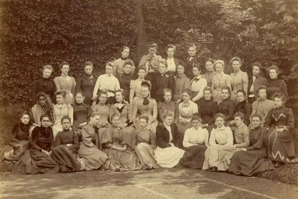 1891 Somerville College photo 